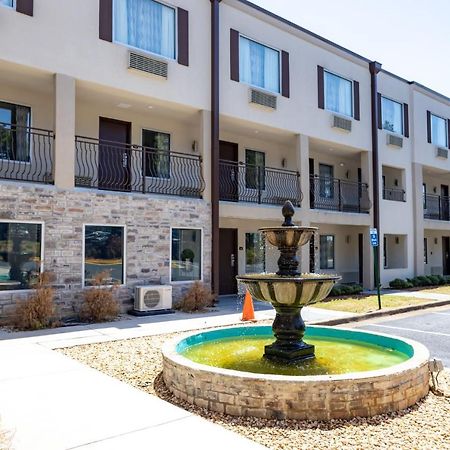 Hotel Baymont By Wyndham College Park Atlanta Airport South Exterior foto