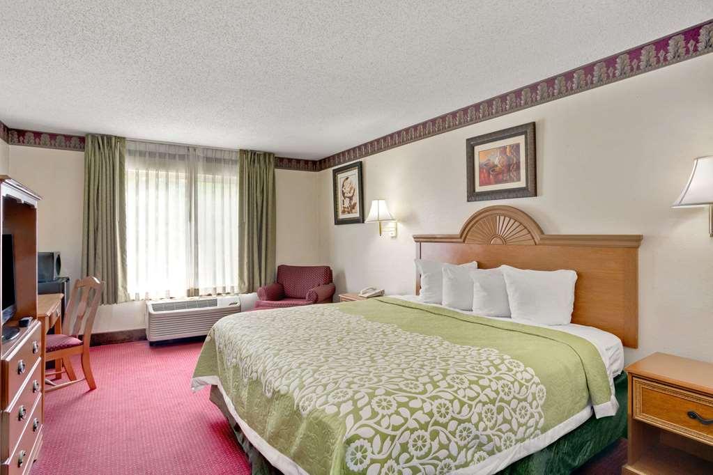 Hotel Baymont By Wyndham College Park Atlanta Airport South Exterior foto