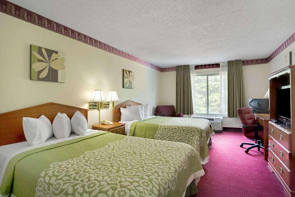 Hotel Baymont By Wyndham College Park Atlanta Airport South Exterior foto