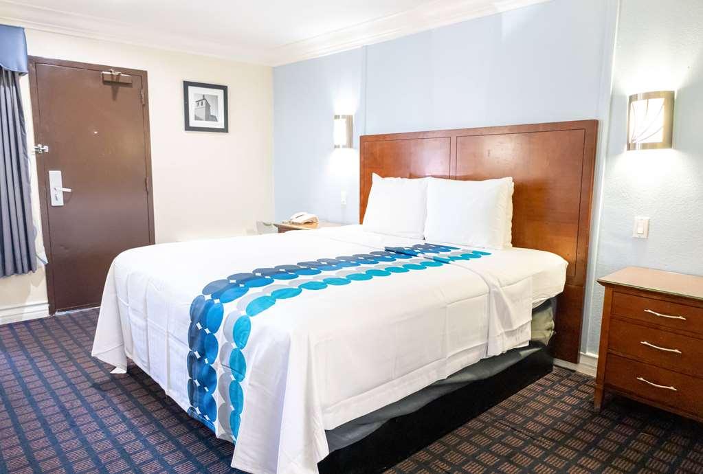Hotel Baymont By Wyndham College Park Atlanta Airport South Habitación foto