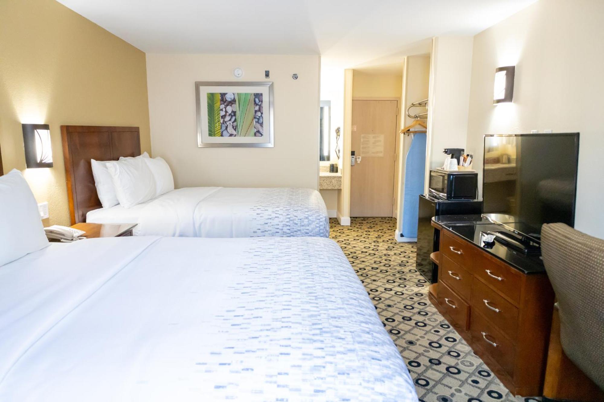Hotel Baymont By Wyndham College Park Atlanta Airport South Exterior foto