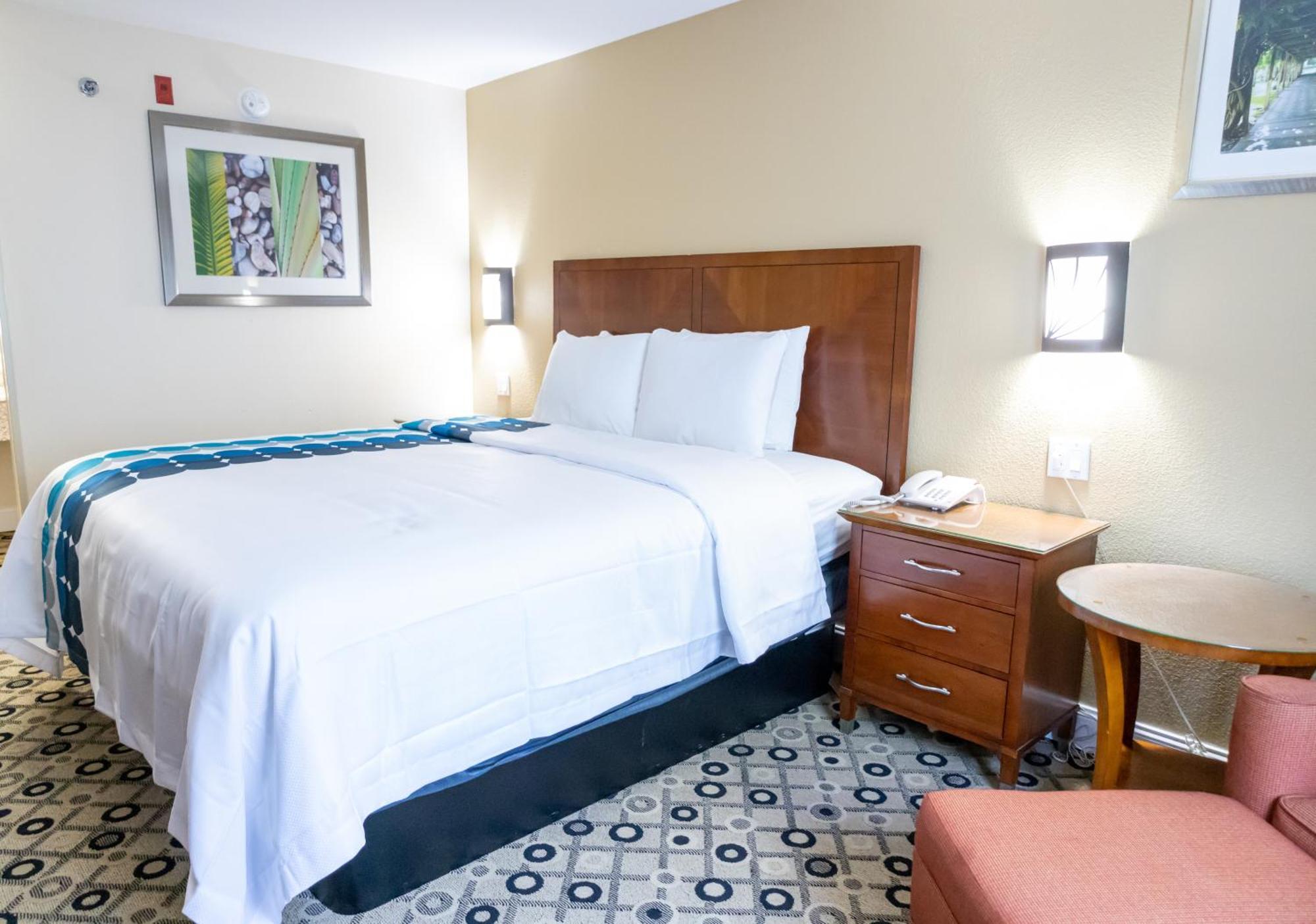 Hotel Baymont By Wyndham College Park Atlanta Airport South Exterior foto